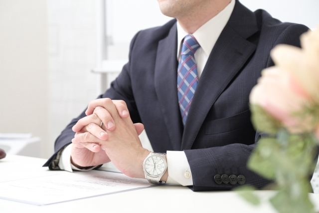 求人広告に記載されている条件メインビジュアル